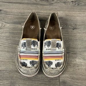 Brand New Ariat cruisers